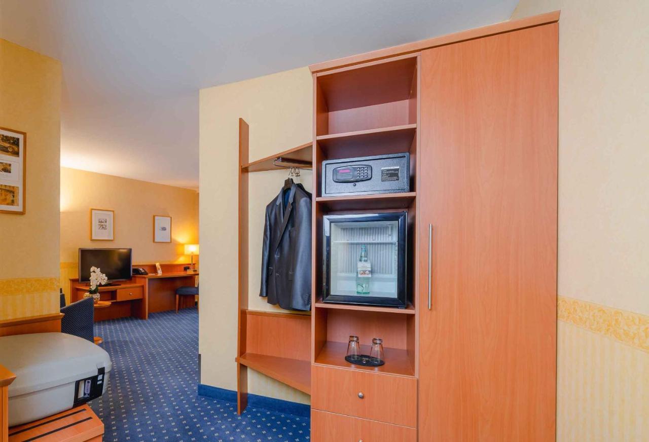 Plaza Inn Koeln Pulheim Buitenkant foto