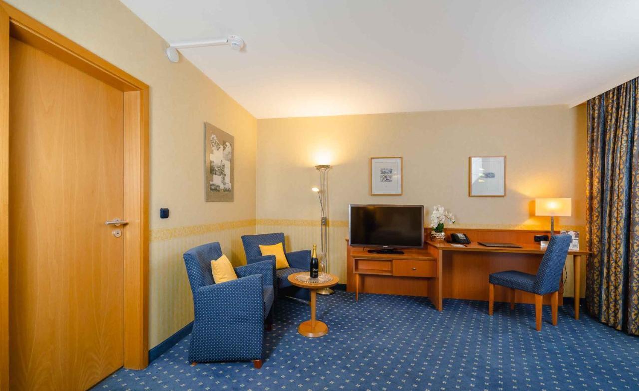 Plaza Inn Koeln Pulheim Buitenkant foto