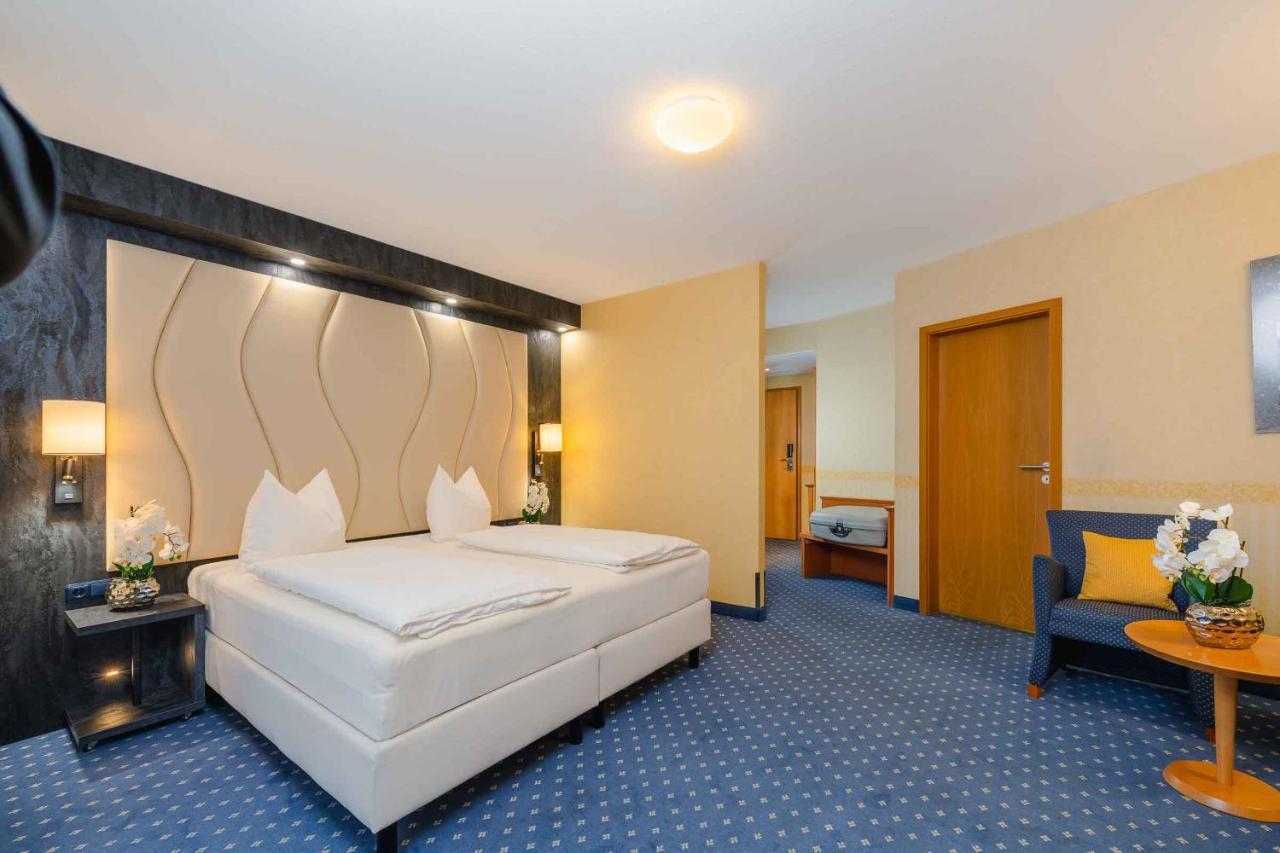 Plaza Inn Koeln Pulheim Buitenkant foto